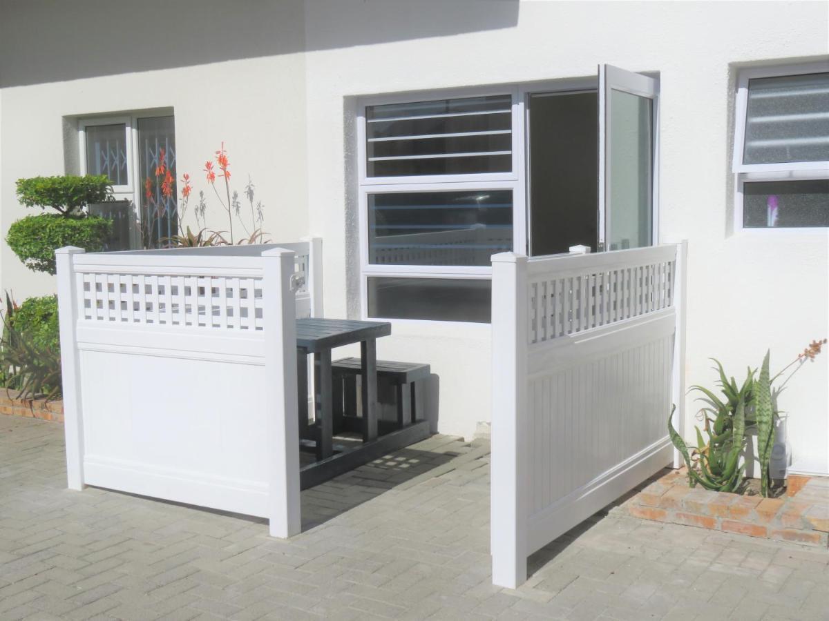 Pro Moni'S Guesthouse Muizenberg Exterior photo