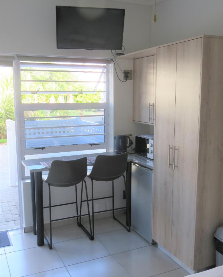 Pro Moni'S Guesthouse Muizenberg Exterior photo