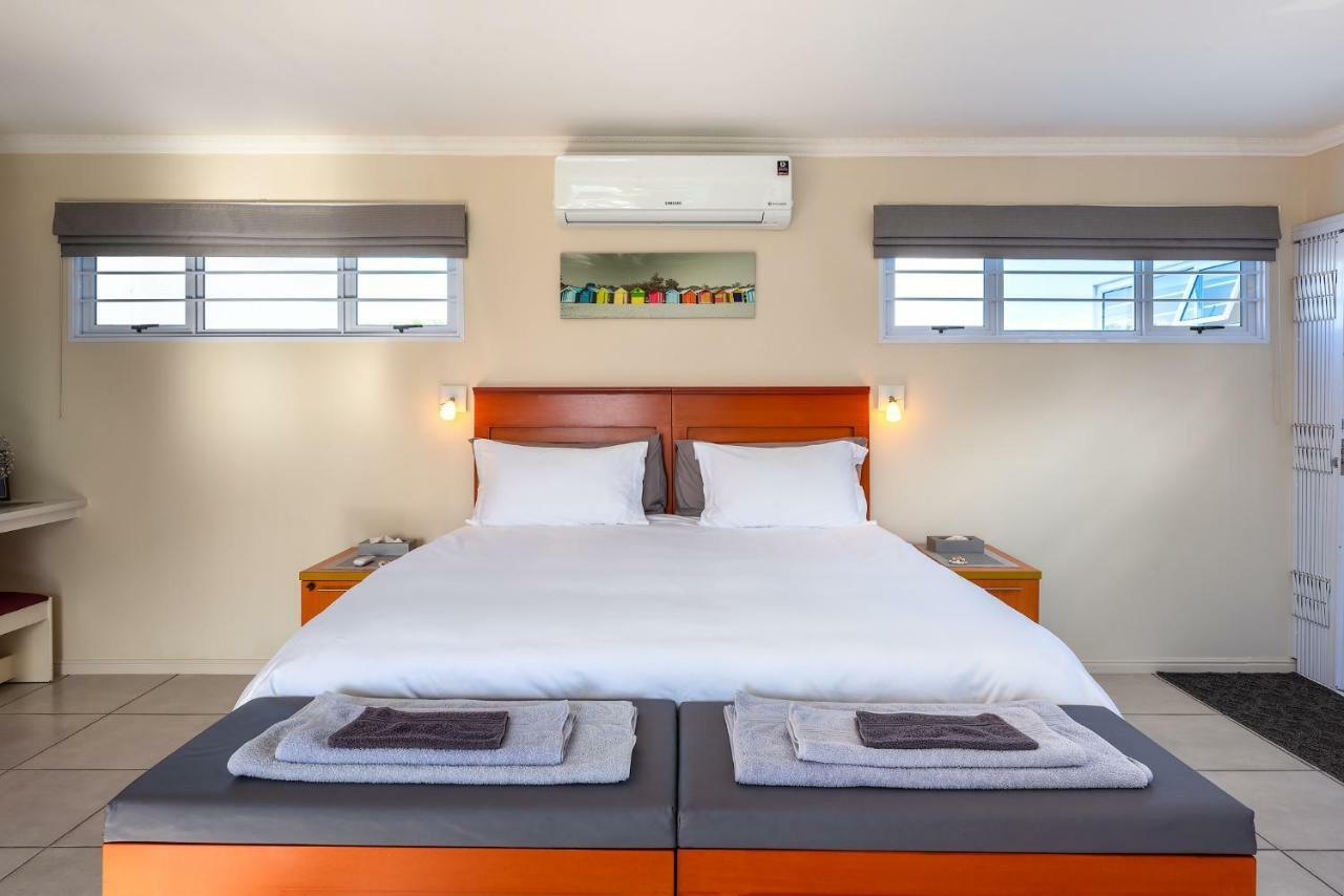 Pro Moni'S Guesthouse Muizenberg Exterior photo